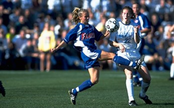 Heather Mitts playing against UNC in 1998